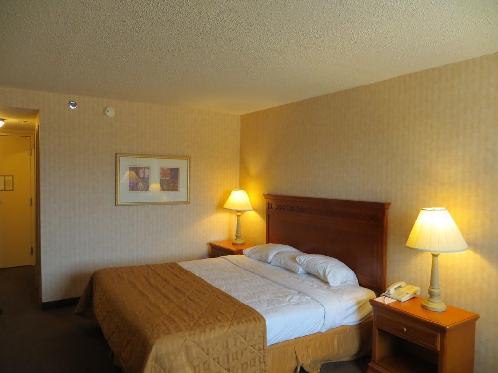 Gateway Hotel Dallas Park Central Номер фото