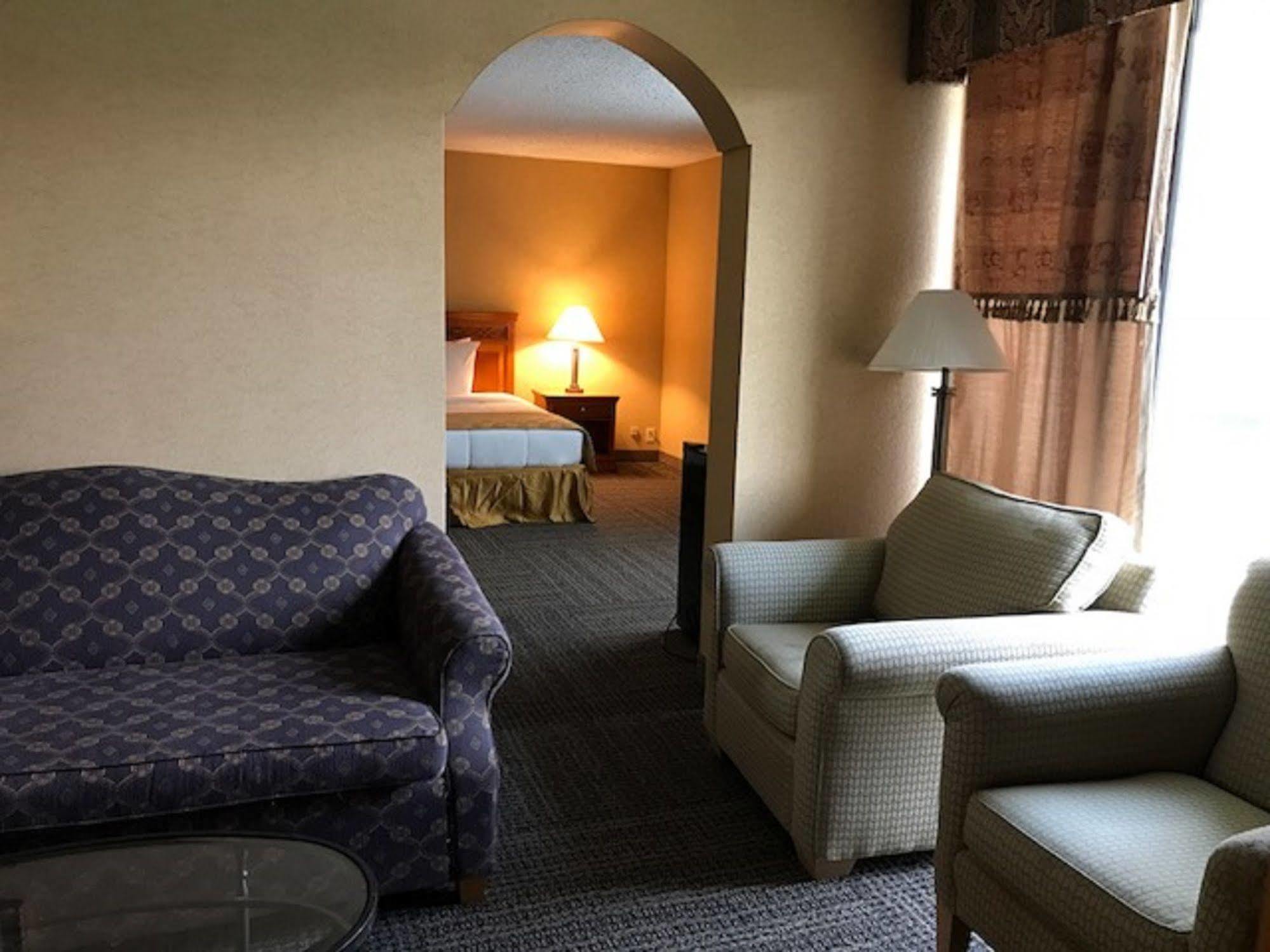 Gateway Hotel Dallas Park Central Экстерьер фото
