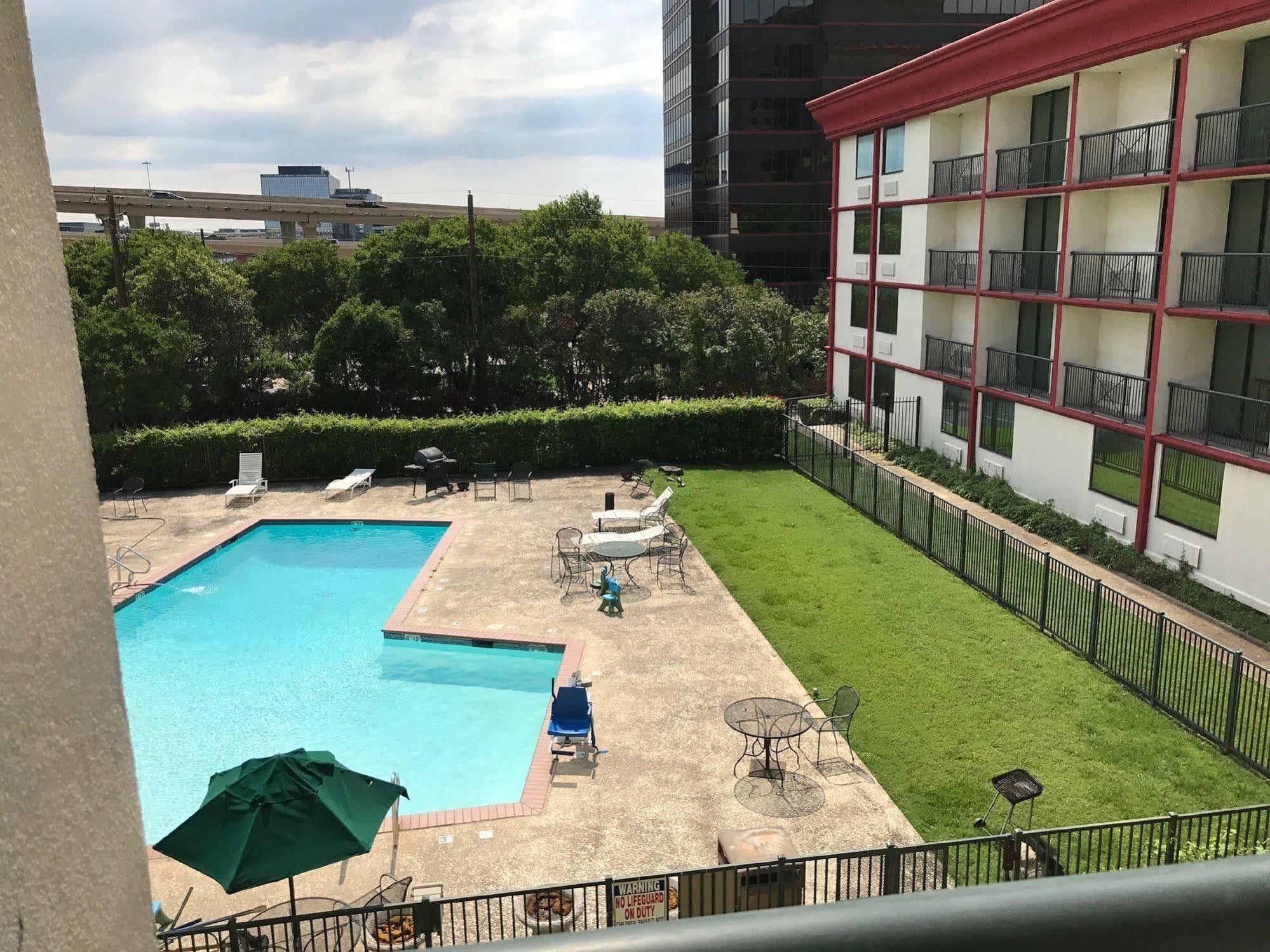 Gateway Hotel Dallas Park Central Экстерьер фото