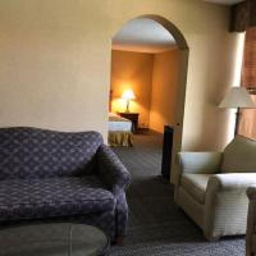 Gateway Hotel Dallas Park Central Экстерьер фото
